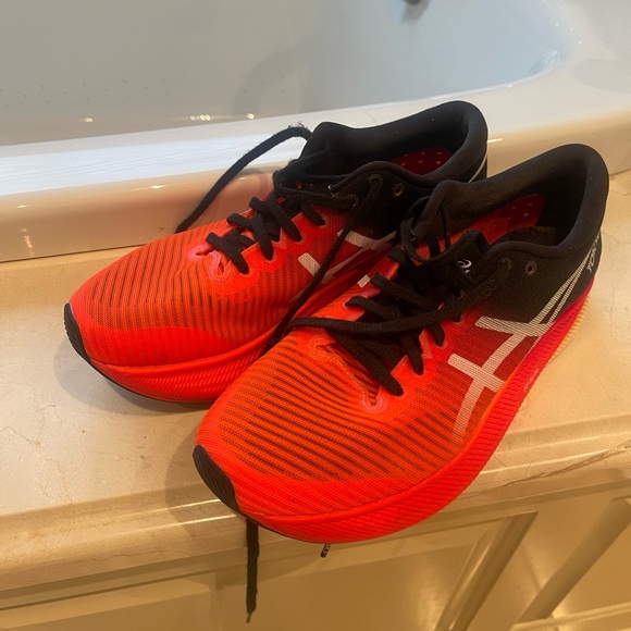 Asics Women’s Running Shoe - Picture 1 of 11